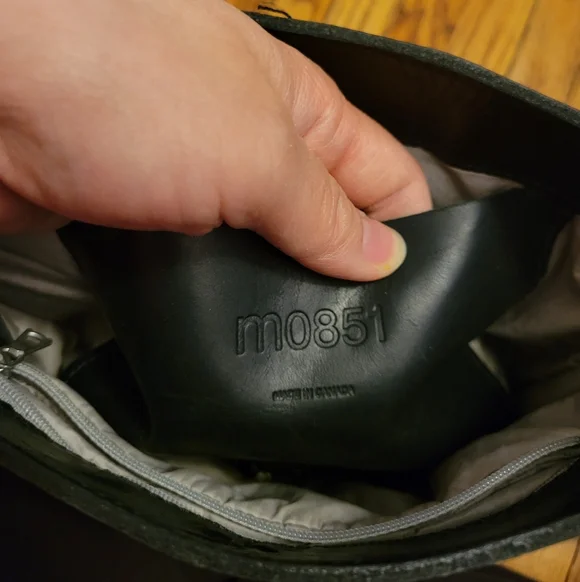 As Is MO851 Canadian Black Leather Bucket Style Crossbody Bag - Picture 2 of 12